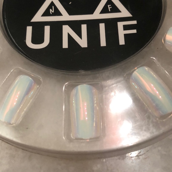 Stick on nails - Picture 2 of 3